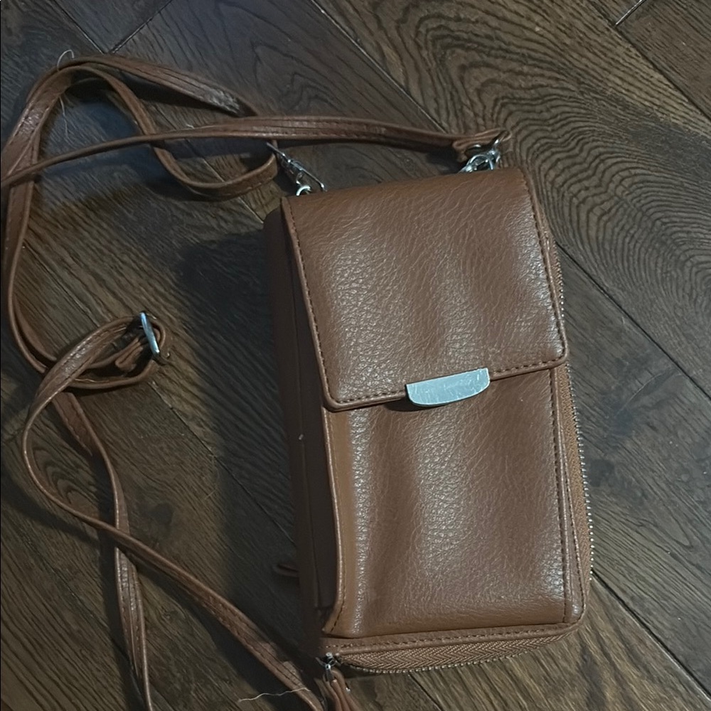 Classic Brown Leather Crossbody with Adjustable Strap